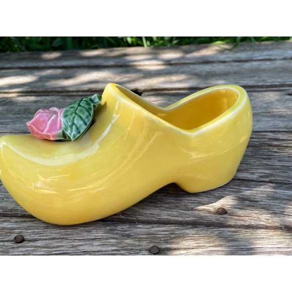 Vintage 1950s MCoy Yellow Clog Shoe Planter With Rose - Picture 5 of 11